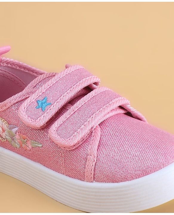 Cute Walk by Babyhug Velcro Closure Casual Shoes with Floral Embroidery - Black