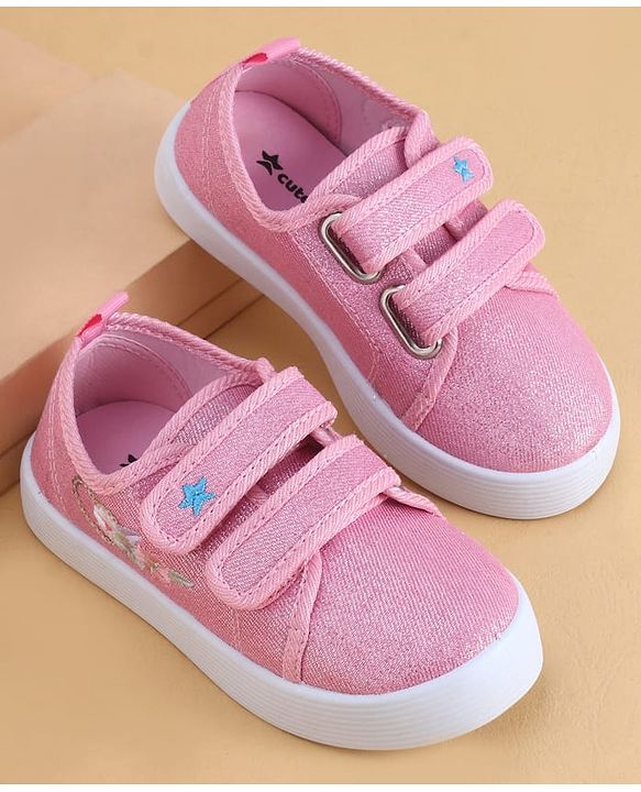 Cute Walk by Babyhug Velcro Closure Casual Shoes with Floral Embroidery - Black