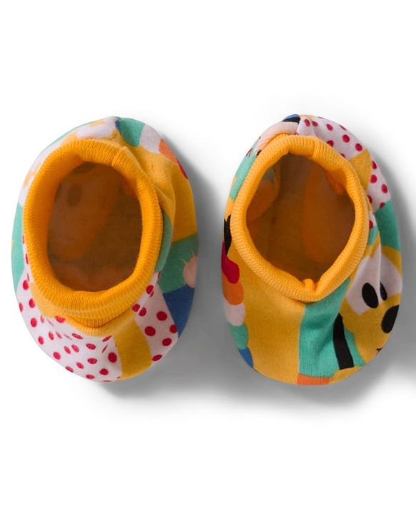 Babyhug Disney 100% Cotton Knit Cap Mittens & Booties Set With Micky Mouse & Friend Print Multicolour - Diameter 16 cm