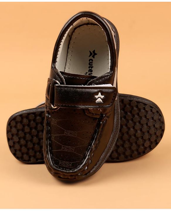 Cute Walk by Babyhug Velcro Closure Loafers with Star Applique - Black