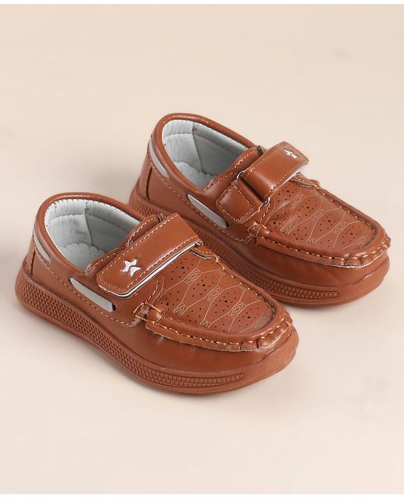 Cute Walk by Babyhug Velcro Closure Loafers with Star Applique - Black