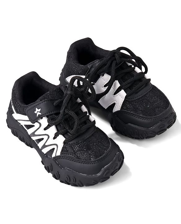 Cute Walk by Babyhug Velcro Closure with Floral Design Sneaker Shoes - Pink