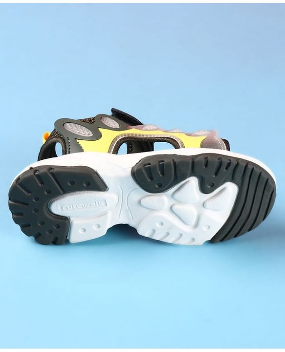 Cute Walk by Babyhug Velcro Closure Sandals - Black