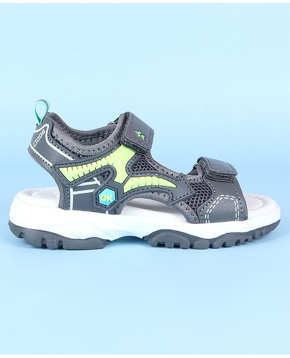 Cute Walk by Babyhug Velcro Closure Sandals with Applique -  Black