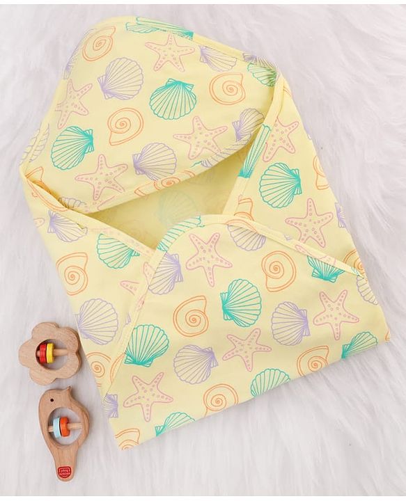 Babyhug Cotton Knit Hooded Wrapper With Sea Life Theme Print L 73 x B 72 cm - Yellow