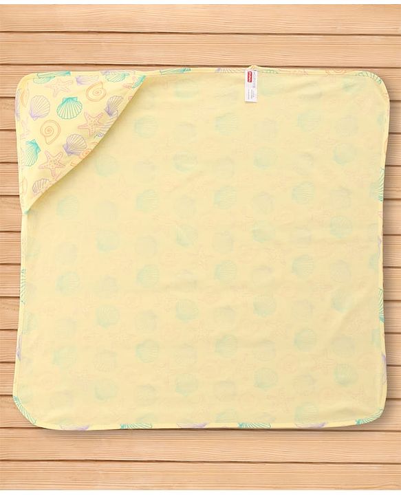 Babyhug Cotton Knit Hooded Wrapper With Sea Life Theme Print L 73 x B 72 cm - Yellow