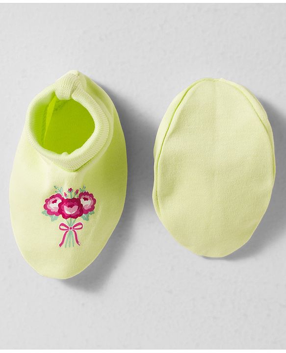 Babyhug 100% Cotton Interlock Knit Mittens & Booties Set With Floral Print - Green