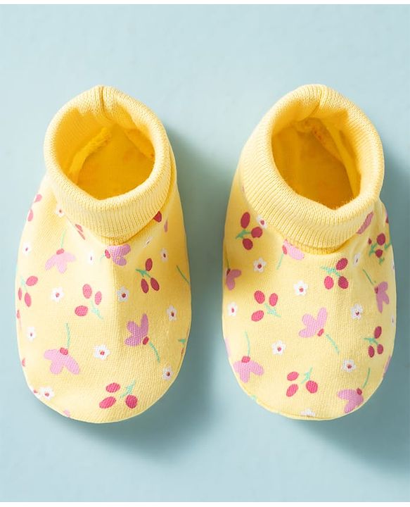 Babyhug 100% Knit Cotton Mittens & Booties With Floral Print - Multicolor