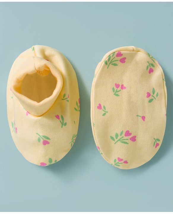 Babyhug 100% Cotton Knit Cap, Mittens & Booties Set with Floral Print Peach - Diameter 16 cm