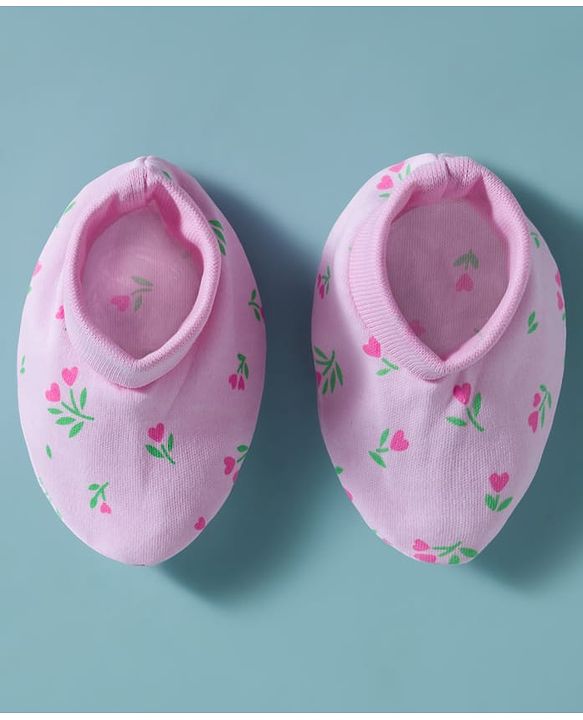 Babyhug 100% Cotton Cap Mittens & Booties with Floral Print Pink - Diameter 16 cm