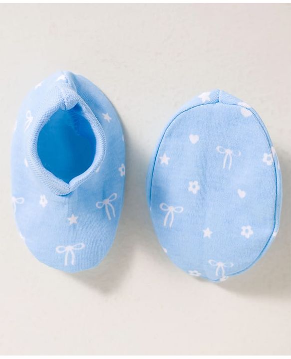 Babyhug 100% Cotton Knit Cap Mittens & Booties Set with Floral Print White &  Blue - Diameter 16 cm