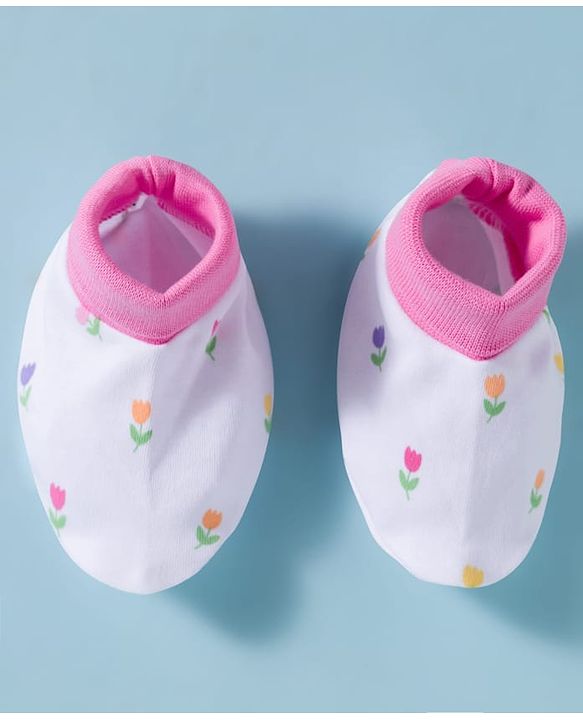 Babyhug 100% Cotton Knit Cap, Mittens & Booties Set with Bow Applique Floral Print  White & Pink - Diameter 10 cm