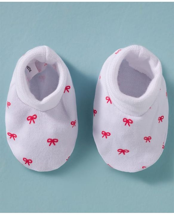 Babyhug 100% Cotton Knit Cap Mittens & Booties Set with Bow Print White - Diameter 12 cm