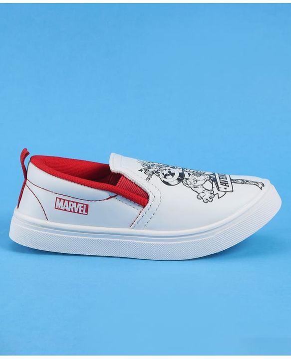 Pine Kids Marvel Slip On Casual Shoes With Avengers Print - White