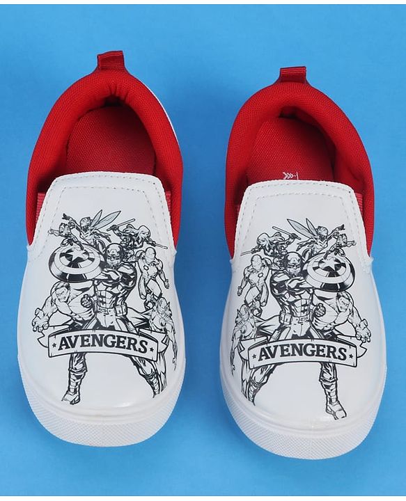 Pine Kids Marvel Slip On Casual Shoes With Avengers Print - White