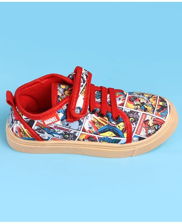 Pine Kids Marvel Slip On Casual Shoes With Avengers Graphics - Multicolor