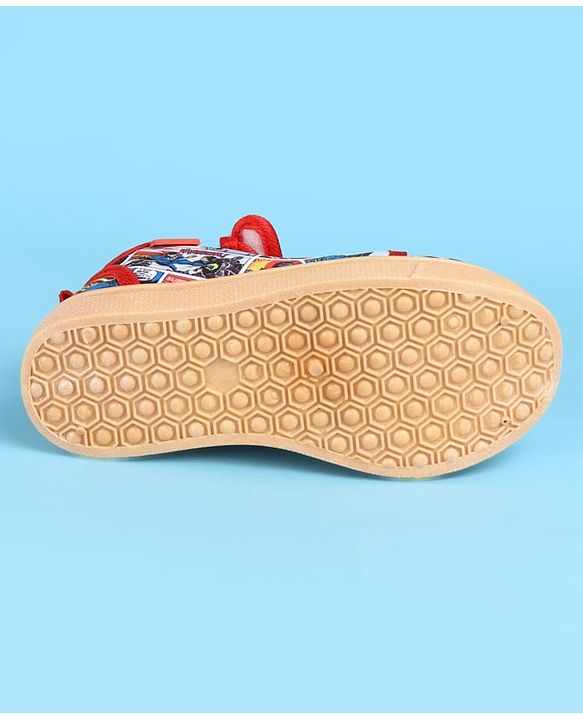 Pine Kids Marvel Slip On Casual Shoes With Avengers Graphics - Multicolor