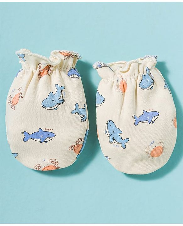 Babyhug 100% Cotton Knit Cap Mittens & Booties With Shark Print Multicolor - Diameter 17 cm
