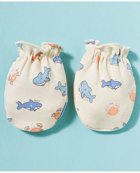 Babyhug 100% Cotton Knit Cap Mittens & Booties With Shark Print Multicolor - Diameter 17 cm