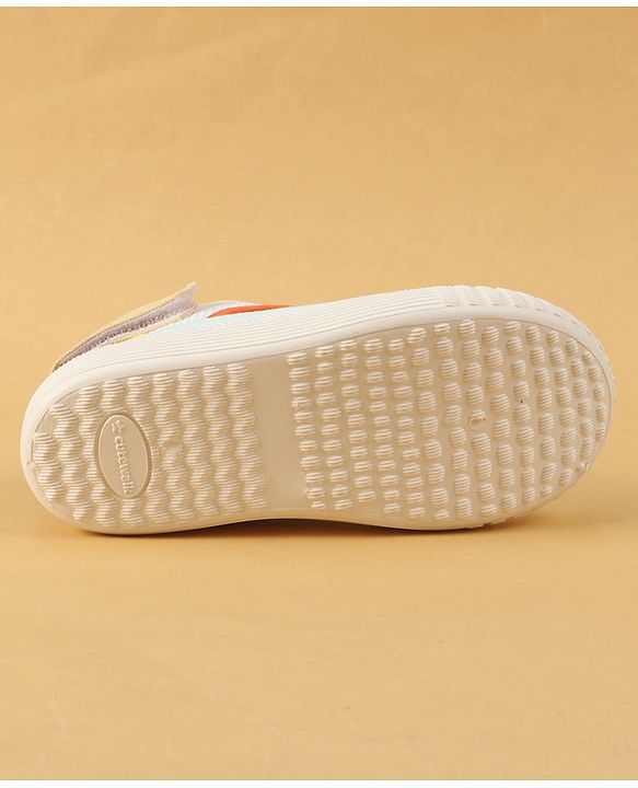 Cute Walk by Babyhug Velcro Closure Casual Shoes with Patch Detailing - White & Yellow