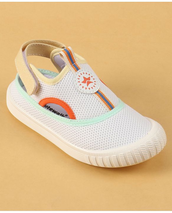 Cute Walk by Babyhug Velcro Closure Casual Shoes with Patch Detailing - White & Yellow