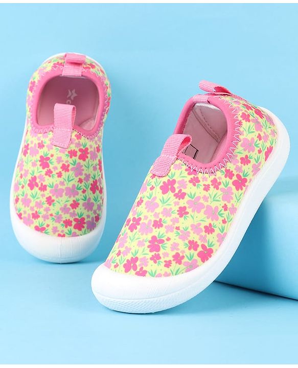 Cute Walk by Babyhug Slip On Casual Shoes with Floral Print - Pink