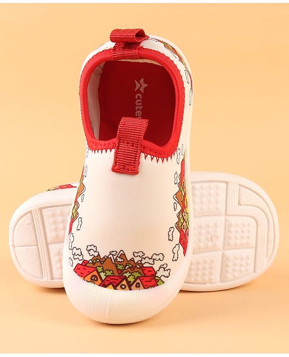 Cute Walk by Babyhug Slip On Casual Shoes with House Print - White