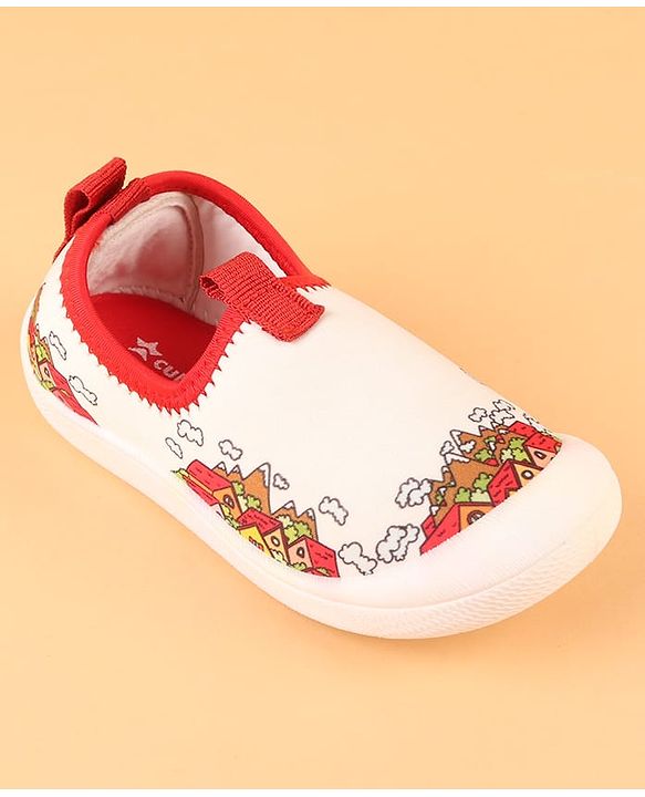 Cute Walk by Babyhug Slip On Casual Shoes with House Print - White