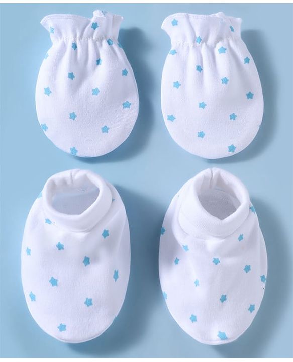 Babyhug 100% Cotton Knit Star Printed Mittens & Booties Set - White
