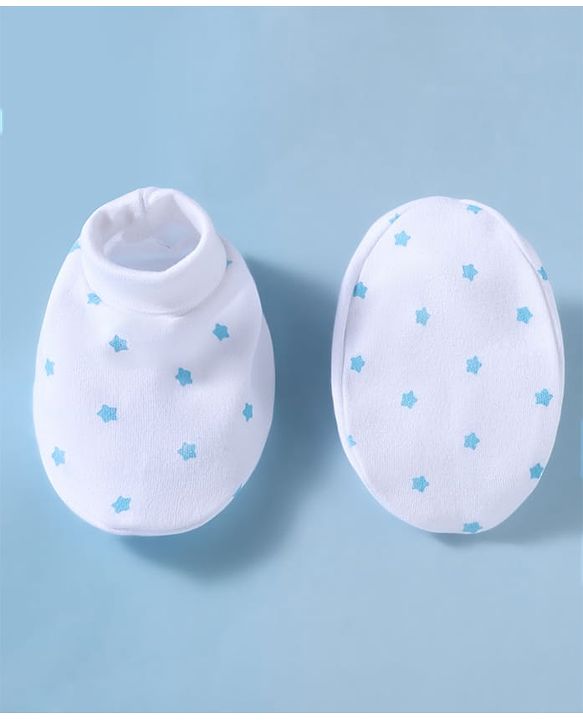 Babyhug 100% Cotton Knit Star Printed Mittens & Booties Set - White