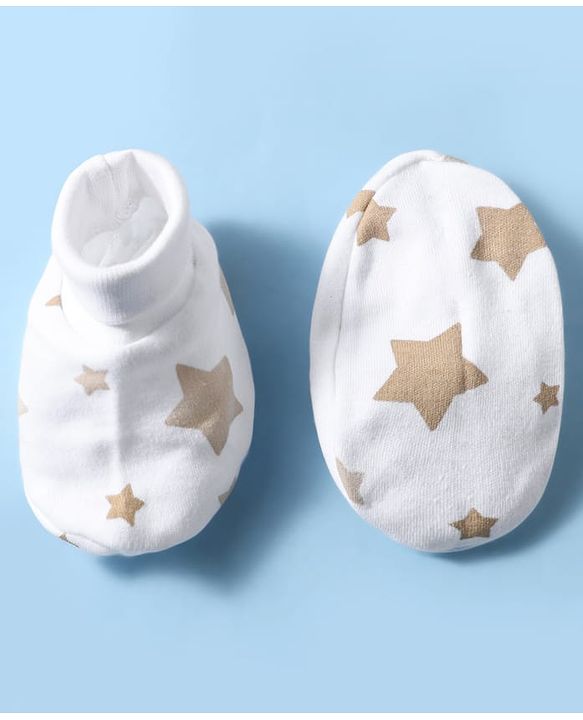 Babyhug 100% Cotton Knit Star Print Mittens and Booties - White