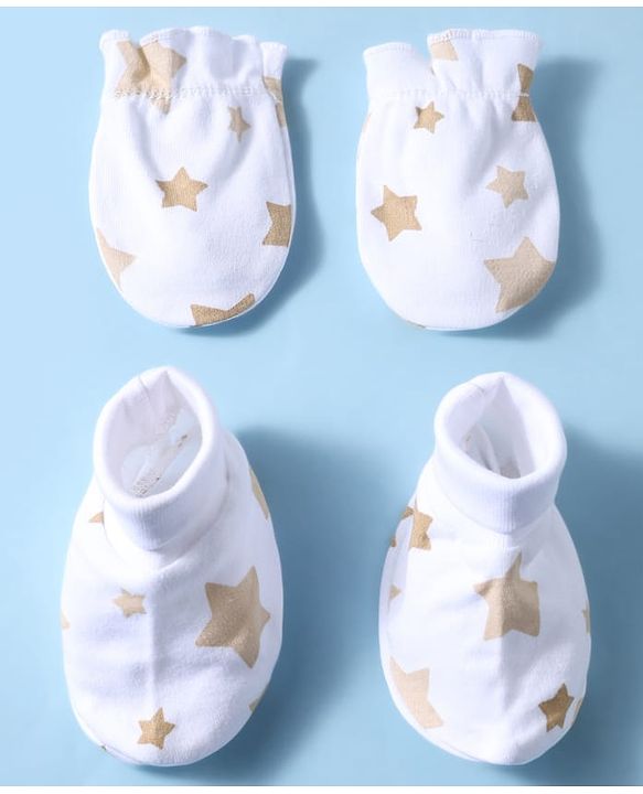 Babyhug 100% Cotton Knit Star Print Mittens and Booties - White