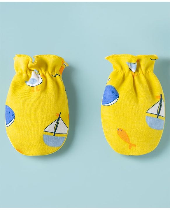 Babyhug 100% Cotton Knit Cap Mittens & Booties with Whale Print Multicolor - Diameter 10 cm