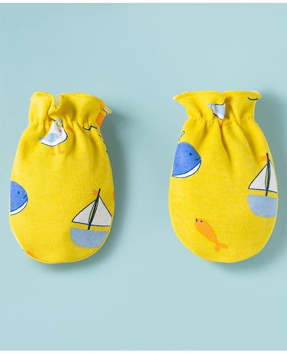 Babyhug 100% Cotton Knit Cap Mittens & Booties with Whale Print Multicolor - Diameter 10 cm