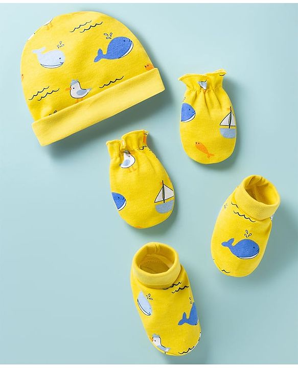 Babyhug 100% Cotton Knit Cap Mittens & Booties with Whale Print Multicolor - Diameter 10 cm