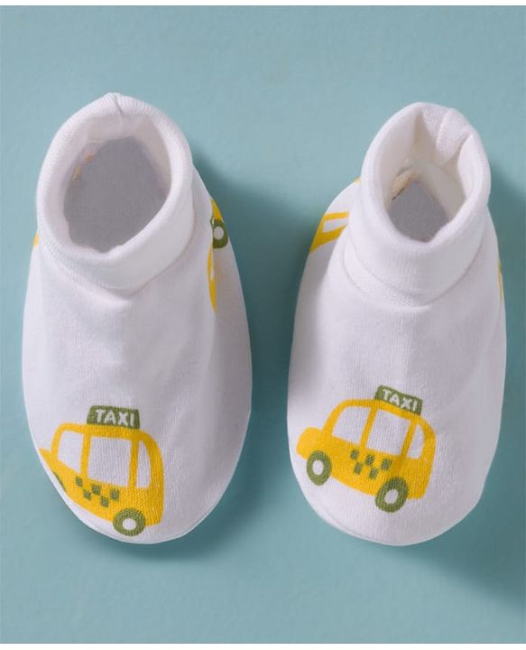 Babyhug 100% Cotton Knit Cap Mittens & Booties Set with Taxi Print White - Diameter 10 cm