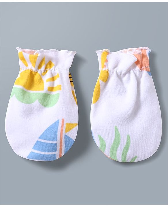 Babyhug 100% Cotton Knit Cap Mitten & Booties with Boat Print White - Diameter 9.5 cm