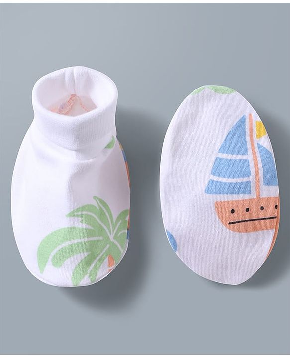 Babyhug 100% Cotton Knit Cap Mitten & Booties with Boat Print White - Diameter 9.5 cm