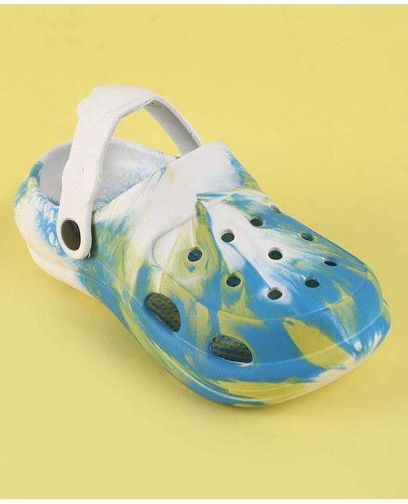 Pine Kids Back Strap Closure Clogs With Abstract Print - White & Light Blue