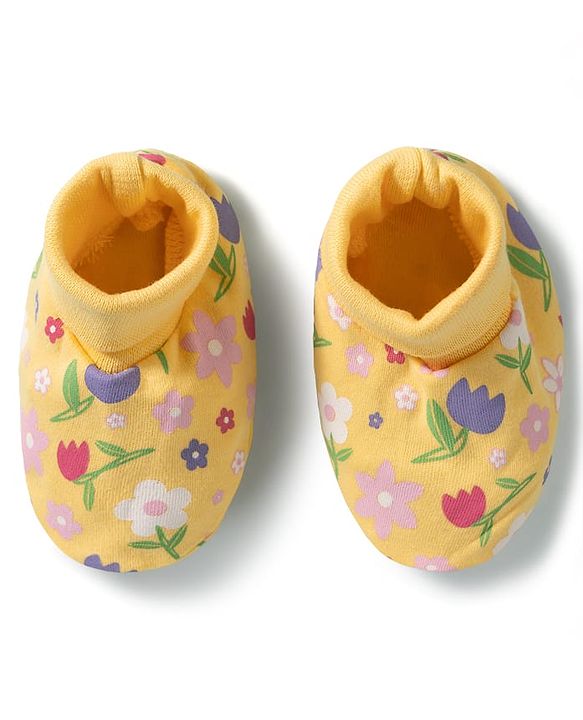 Babyhug 100% Cotton Knit Cap Mittens & Booties With Floral Print Multicolor - Diameter 9.5 cm