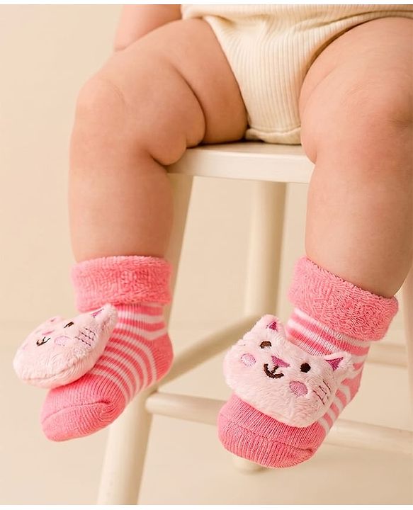 Cute Walk by Babyhug Ankle Length Socks Shoes With Stripes & Kitty Applique - Pink