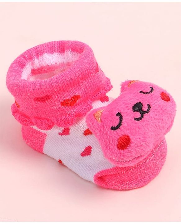 Cute Walk by Babyhug Fabric Ankle Length Socks Shoes with Heart Design & Kitten Applique- Pink