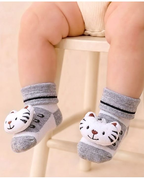 Cute Walk by Babyhug Fabric Ankle Length Socks Shoes with Kitten Design & Applique- Grey