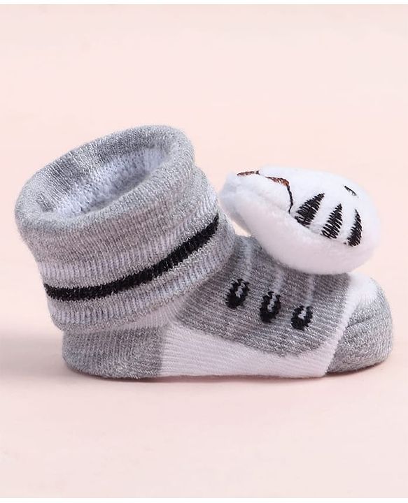 Cute Walk by Babyhug Fabric Ankle Length Socks Shoes with Kitten Design & Applique- Grey