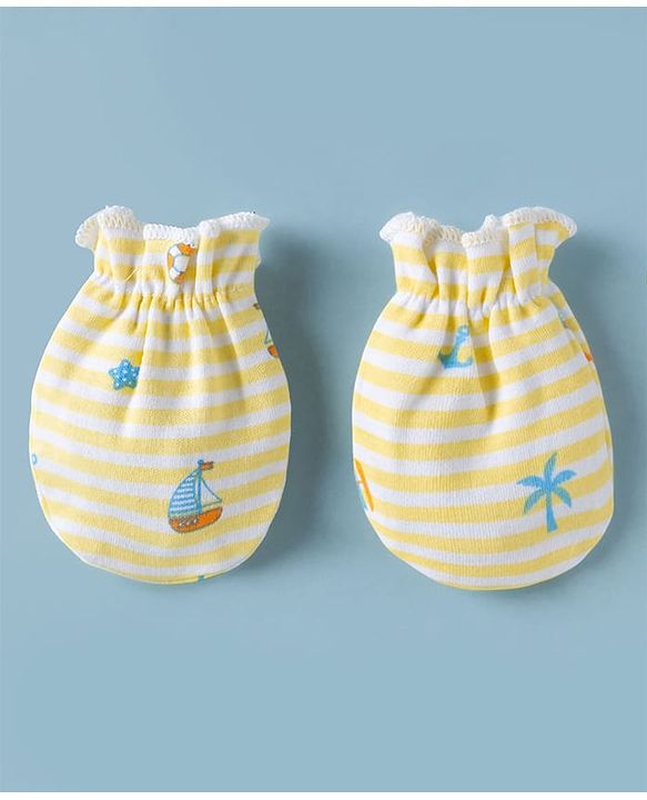 Babyhug 100% Cotton Interlock Knit Cap Mittens & Booties Set With Nautical Print Lemon - Diameter 8 cm