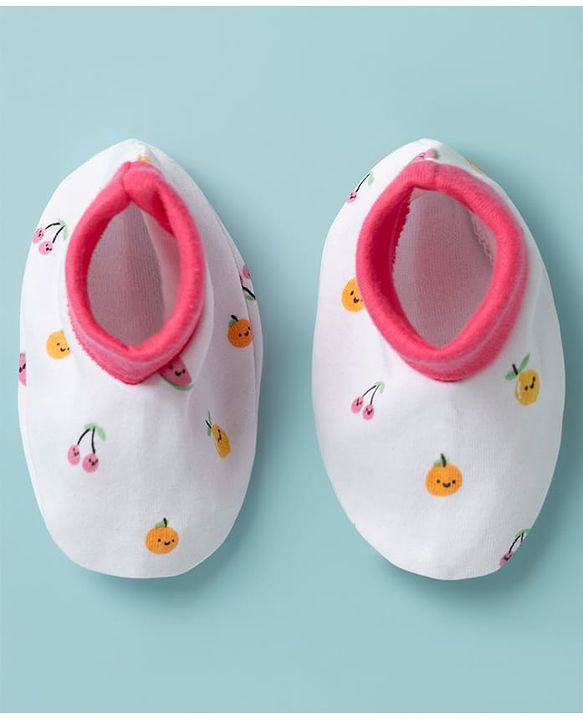Babyhug 100% Cotton Knit Cap Mittens & Booties with Fruit Print Multicolor - Diameter 8 cm