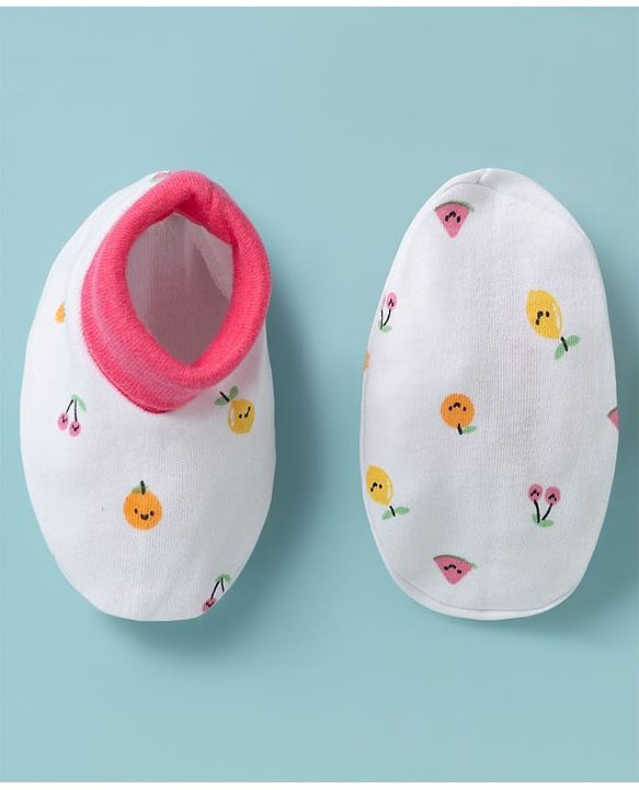 Babyhug 100% Cotton Knit Cap Mittens & Booties with Fruit Print Multicolor - Diameter 8 cm