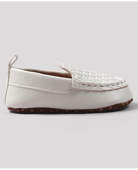 Cute Walk by Babyhug Slip On Solid Booties - White