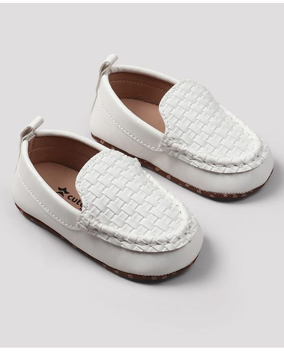 Cute Walk by Babyhug Slip On Solid Booties - White