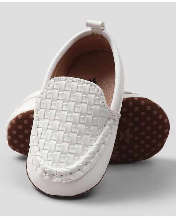 Cute Walk by Babyhug Slip On Solid Booties - White